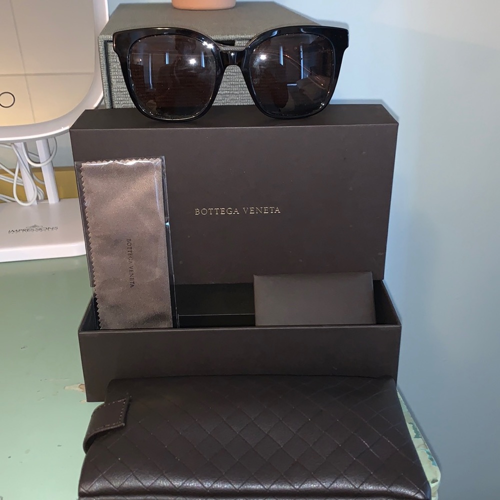 Authentic Bottega Veneta Sunglasses